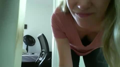 Snapshot of crazyanny chatting on 01.23.25 Anny online show from 01.23.25