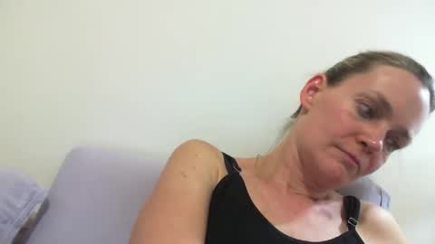 Snapshot of crazyanny chatting on 01.26.25 Anny online show from 01.26.25