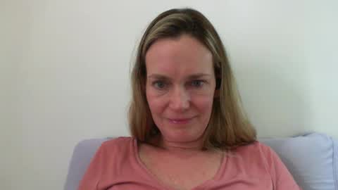 Snapshot of crazyanny chatting on 01.27.25 Anny online show from 01.27.25