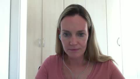 Snapshot of crazyanny chatting on 02.12.25 Anny online show from 02.12.25