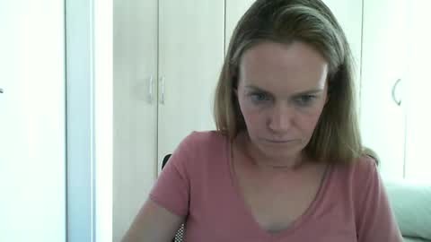 Snapshot of crazyanny chatting on 03.05.25 Anny online show from 03.05.25