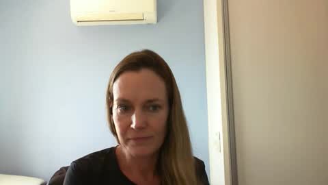 Snapshot of crazyanny chatting on 09.17.25 Anny online show from 09.17.25