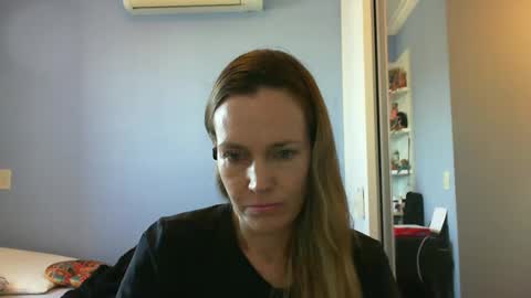 Snapshot of crazyanny chatting on 09.19.25 Anny online show from 09.19.25