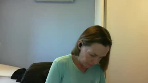 Snapshot of crazyanny chatting on 09.22.25 Anny online show from 09.22.25