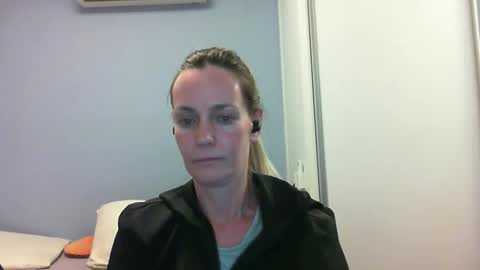 Snapshot of crazyanny chatting on 09.22.25 Anny online show from 09.22.25