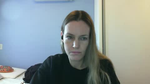 Snapshot of crazyanny chatting on 10.09.25 Anny online show from 10.09.25