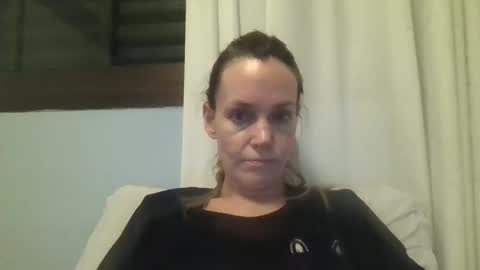 Snapshot of crazyanny chatting on 10.10.25 Anny online show from 10.10.25