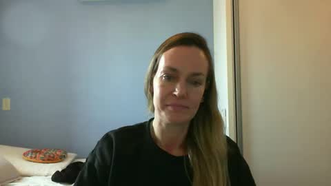 Snapshot of crazyanny chatting on 10.13.25 Anny online show from 10.13.25