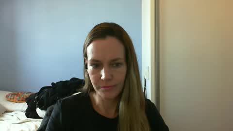 Snapshot of crazyanny chatting on 10.15.25 Anny online show from 10.15.25