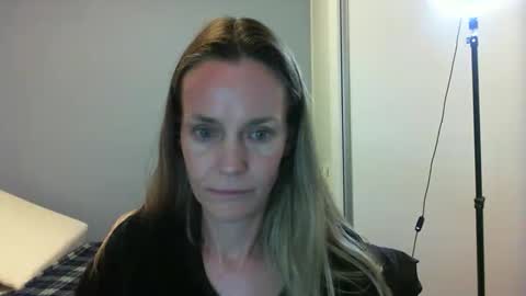 Snapshot of crazyanny chatting on 10.22.25 Anny online show from 10.22.25