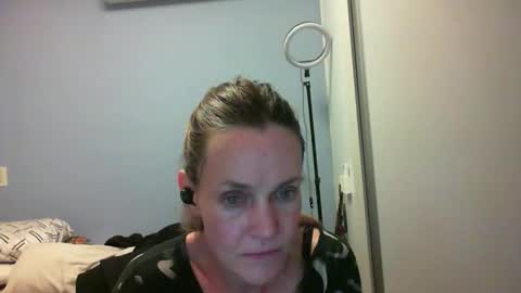 Snapshot of crazyanny chatting on 11.03.25 Anny online show from 11.03.25