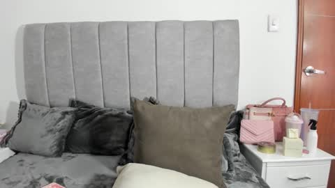 Snapshot of crazygirlsweet chatting on 10.10.25 LAURA online show from 10.10.25