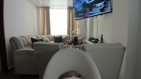 Snapshot of crazygirlsweet chatting on 11.04.25 LAURA online show from 11.04.25