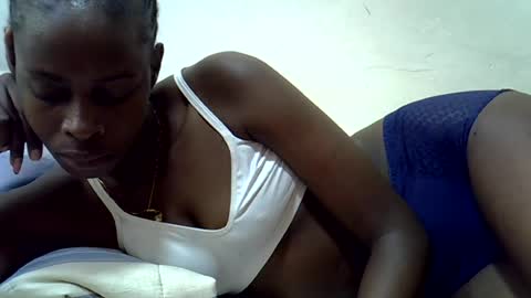 Snapshot of creamy_pussie chatting on 06.25.26 creamy_pussie online show from 06.25.26