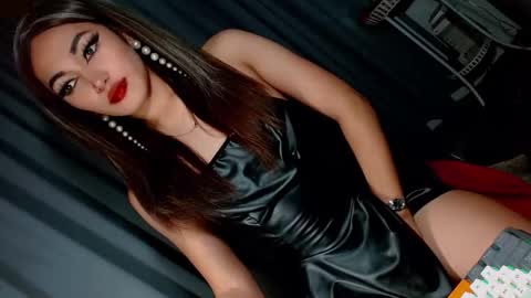 Snapshot of creamycum_celinexxx chatting on 01.17.25 Celine online show from 01.17.25