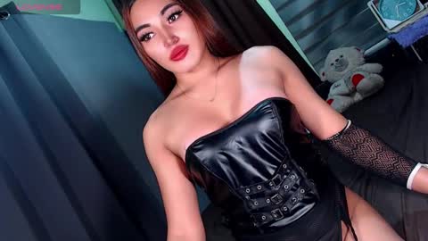 Snapshot of creamycum_celinexxx chatting on 09.30.25 Celine online show from 09.30.25