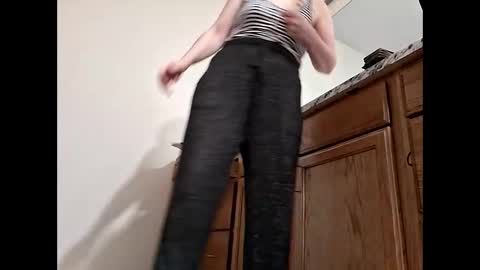 Snapshot of creamydilf11 chatting on 11.19.25 creamydilf11 online show from 11.19.25