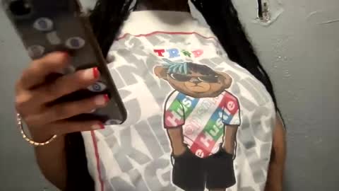 Snapshot of creamyexotica chatting on 12.30.24 CreamyExotica online show from 12.30.24