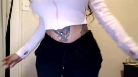 Snapshot of creamyexotica chatting on 02.03.25 CreamyExotica online show from 02.03.25