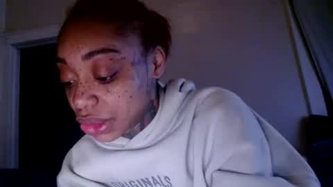 Snapshot of creamyexotica chatting on 02.21.25 CreamyExotica online show from 02.21.25