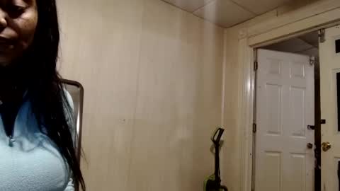 Snapshot of creamyexotica chatting on 09.09.25 CreamyExotica online show from 09.09.25