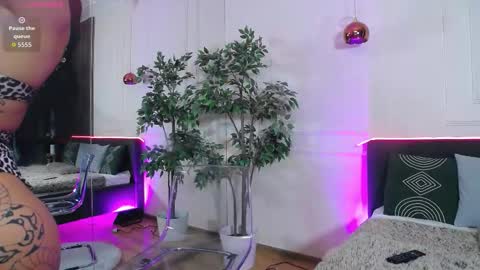 Sophie online show from 10.27.25