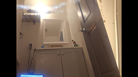 Snapshot of creamymilf11 chatting on 10.15.25 creamymilf11 online show from 10.15.25