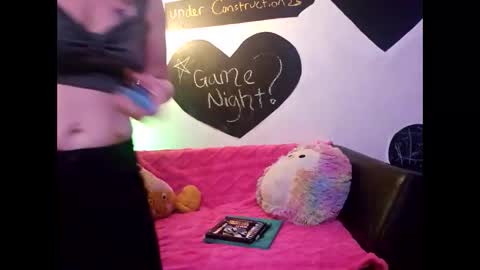 Snapshot of creamymilf11 chatting on 10.18.25 creamymilf11 online show from 10.18.25