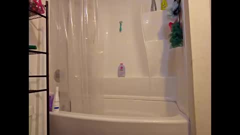 Snapshot of creamymilf11 chatting on 10.19.25 creamymilf11 online show from 10.19.25