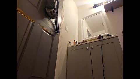 Snapshot of creamymilf11 chatting on 10.26.25 creamymilf11 online show from 10.26.25