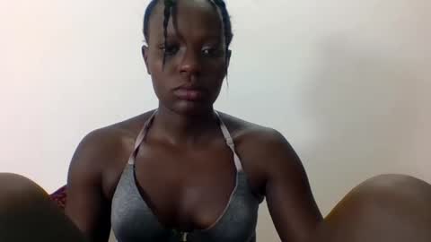 Snapshot of creamypussy15 chatting on 02.16.25 MARY online show from 02.16.25