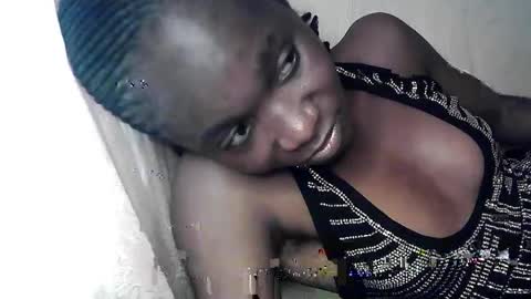 Snapshot of creamyxsugar chatting on 10.21.25 creamyxsugar online show from 10.21.25