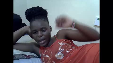 Snapshot of creamyypussyy chatting on 11.01.25 creamyypussyy online show from 11.01.25