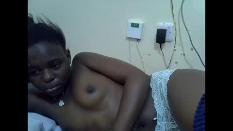 Snapshot of creamyypussyy chatting on 11.12.25 creamyypussyy online show from 11.12.25