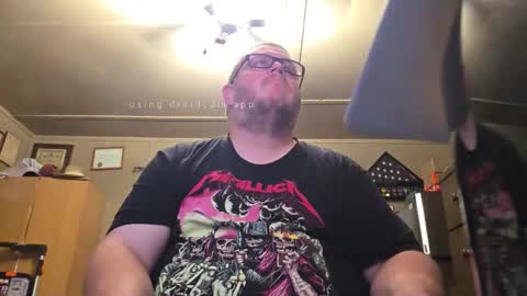 Snapshot of creeeping_death chatting on 10.20.25 The hopeless romantic online show from 10.20.25