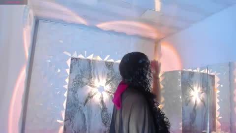 criiis_laurens online show from 10.04.25