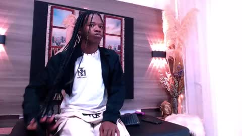 CriisBrown  online show from 11.19.25