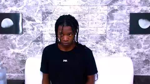 CriisBrown  online show from 11.25.25