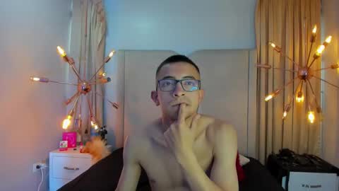Crimsonsecrets  online show from 09.20.25