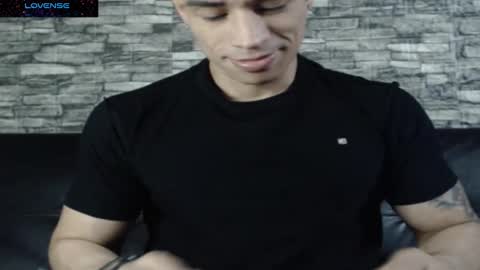 Snapshot of cris_angel01 chatting on 02.14.25 Cris online show from 02.14.25