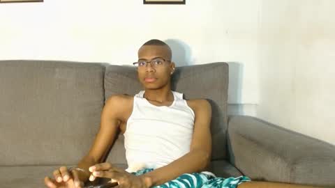 criss_zuri online show from 10.21.25