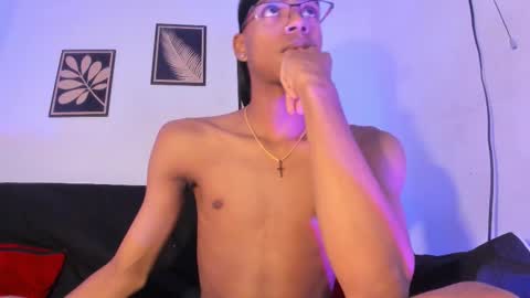 Snapshot of criss_zuri chatting on 02.10.26 criss_zuri online show from 02.10.26