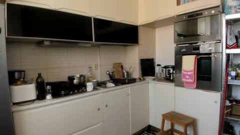 Snapshot of crissnight chatting on 02.11.25 Twitter Christinne p online show from 02.11.25