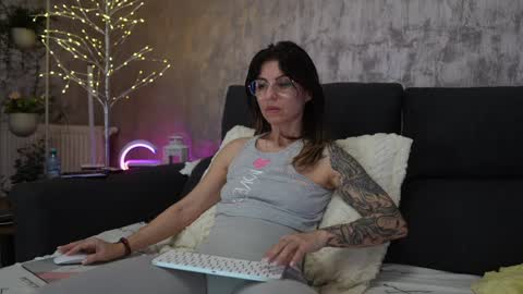 crissy_love online show from 02.04.25