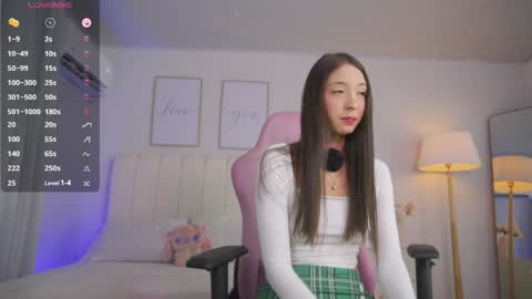 Snapshot of cristal_bunny chatting on 05.06.26 Cristal online show from 05.06.26