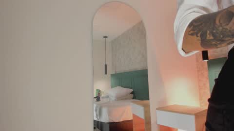 Cristal  online show from 10.04.25