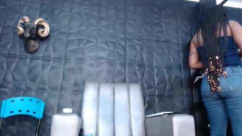 Snapshot of cristal_smith06 chatting on 10.05.25 Hanna online show from 10.05.25