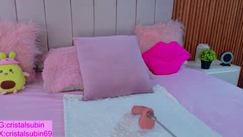 Snapshot of cristal_subin69 chatting on 11.08.25 STEFANYIG cristalsubin online show from 11.08.25