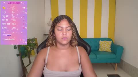 Snapshot of cristal_war chatting on 10.25.25 Cristal online show from 10.25.25