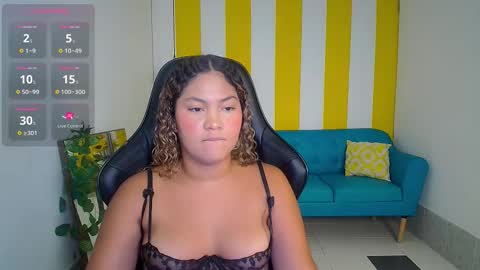 Snapshot of cristal_war chatting on 10.28.25 Cristal online show from 10.28.25